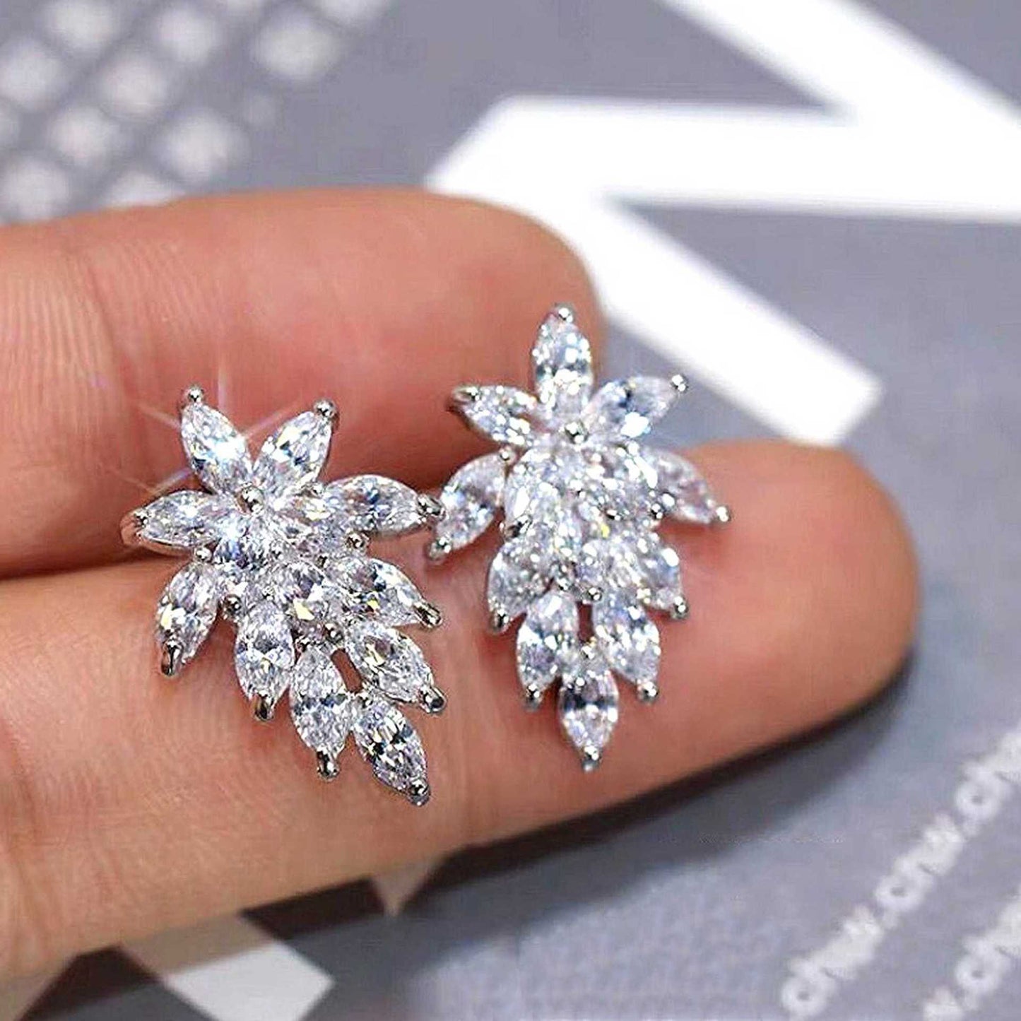 Zircon Horse Eye Diamond Bright Crystal Stud Earrings